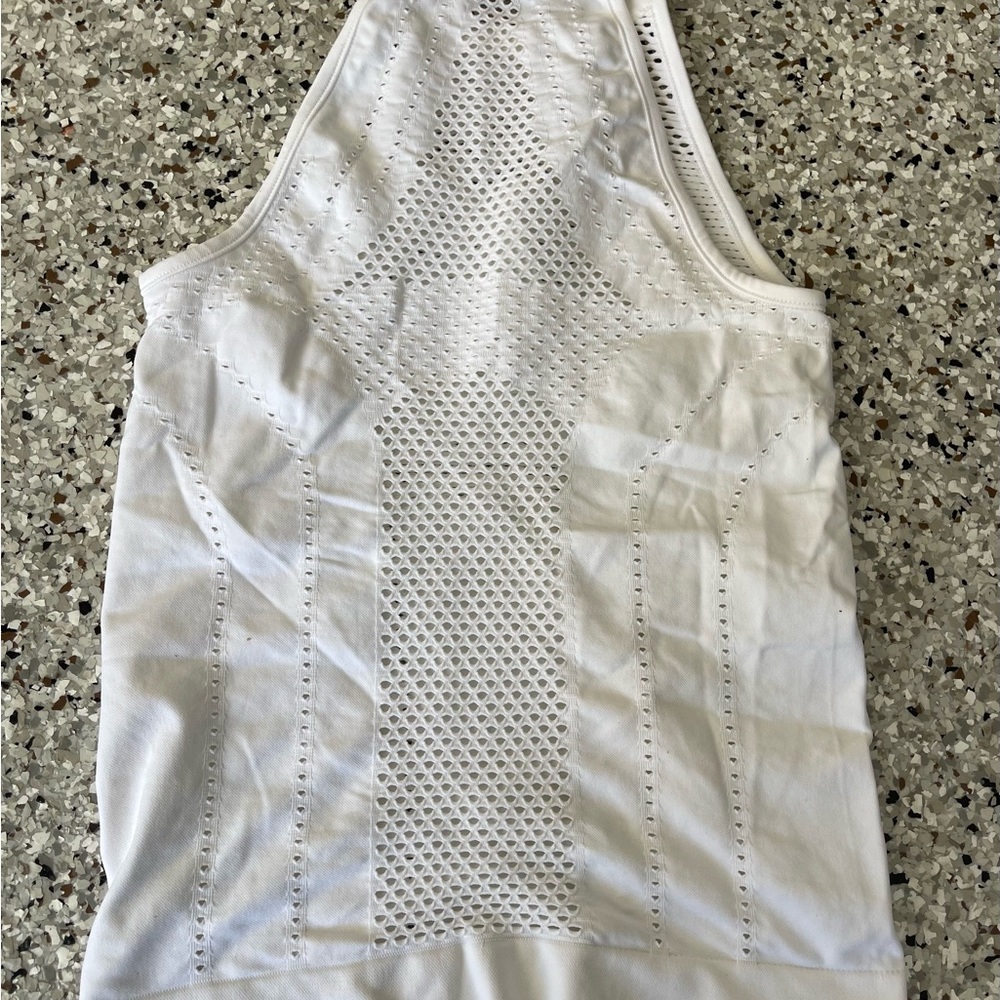 ATHLETA CUTOUT TANK TOP - Picture 4 of 4